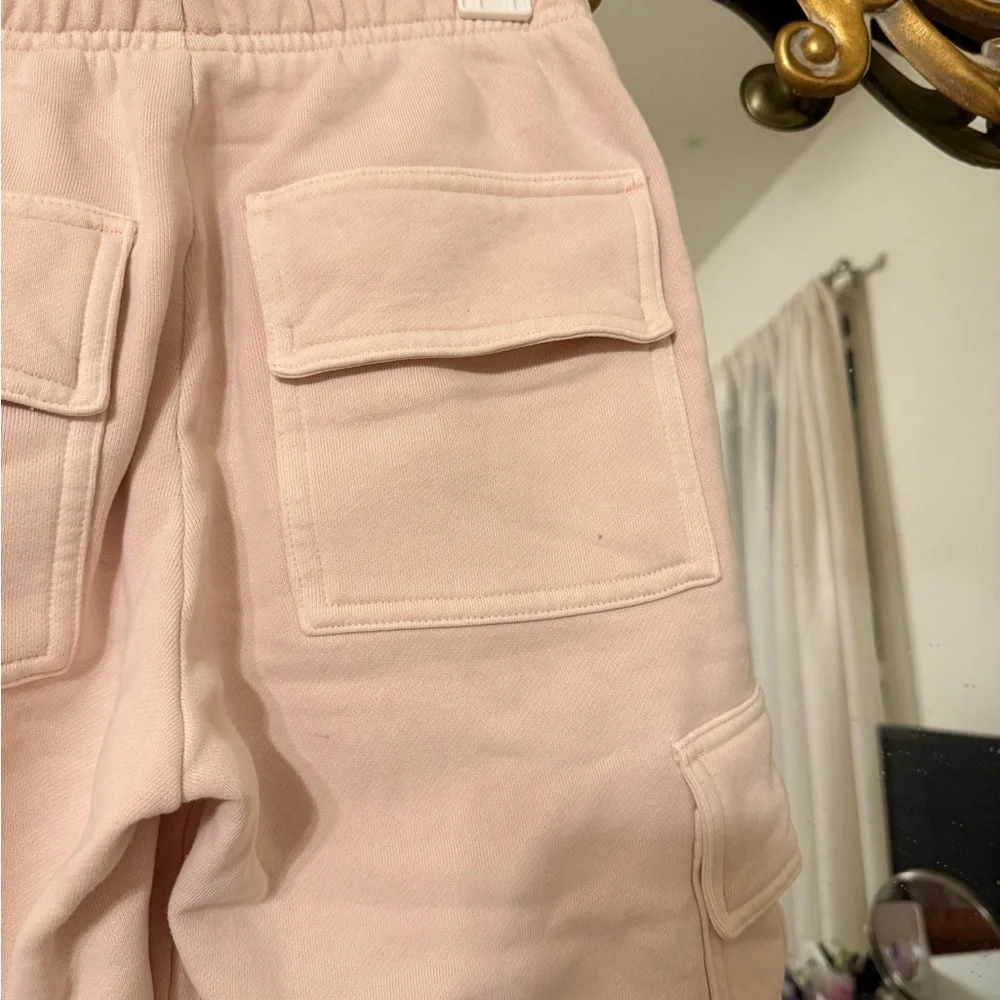 Aritzia TNA Cargo Sweatpants - Picture 6 of 6